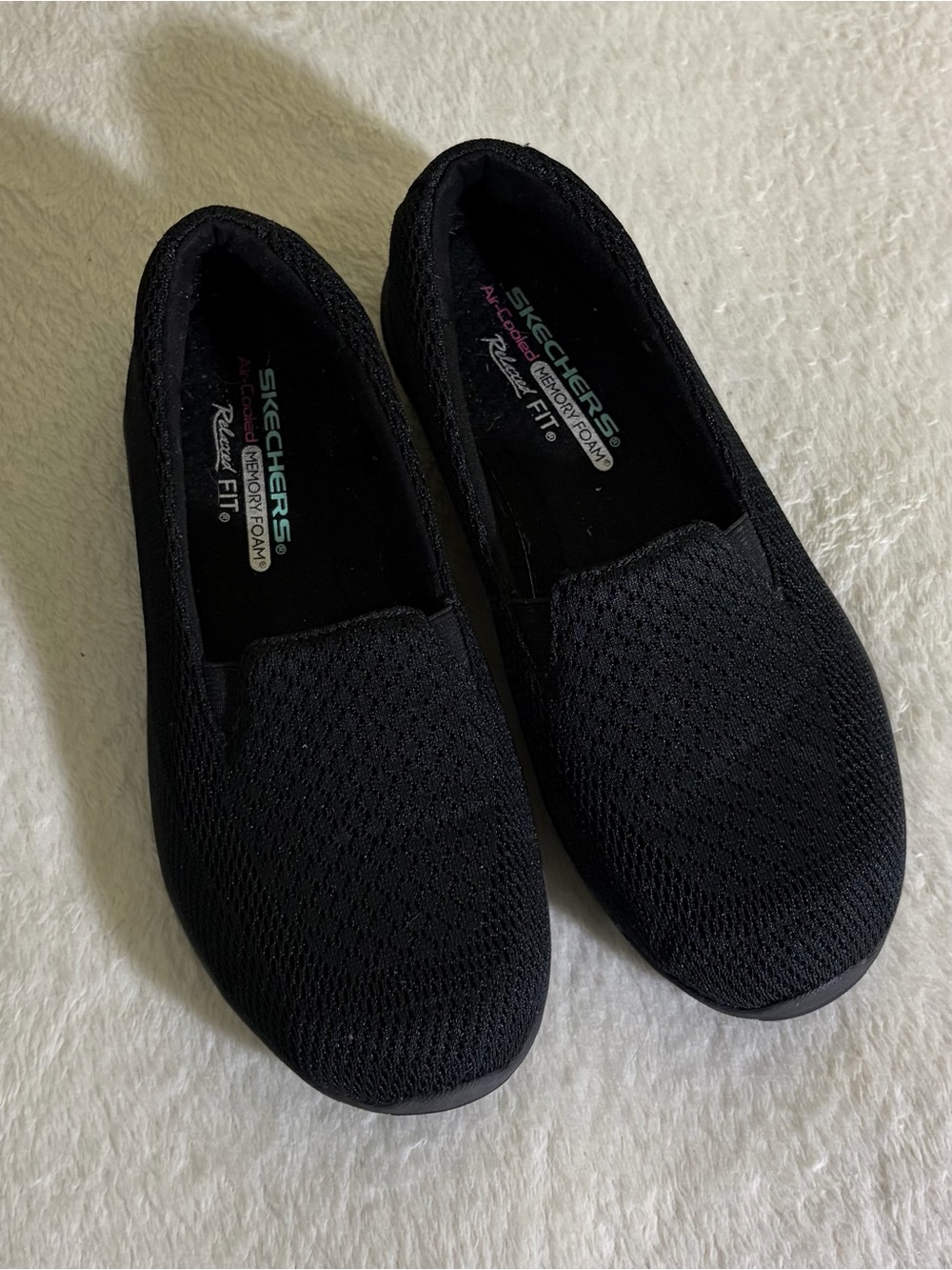 Skechers Black Slip-On Knit Flats for Women Sz 8